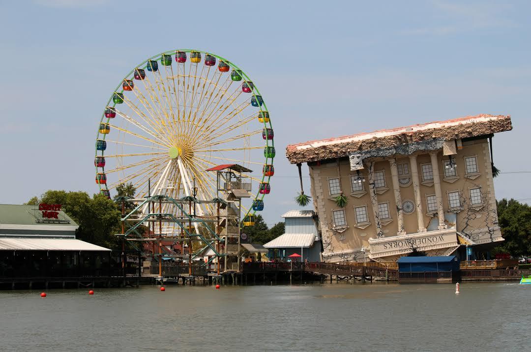 Centrum rozrywki Broadway at the Beach